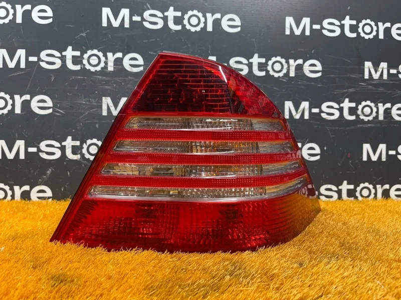 Фонарь задний Mercedes-Benz S-Class 2003 A2208200864 W220 113.960, правый