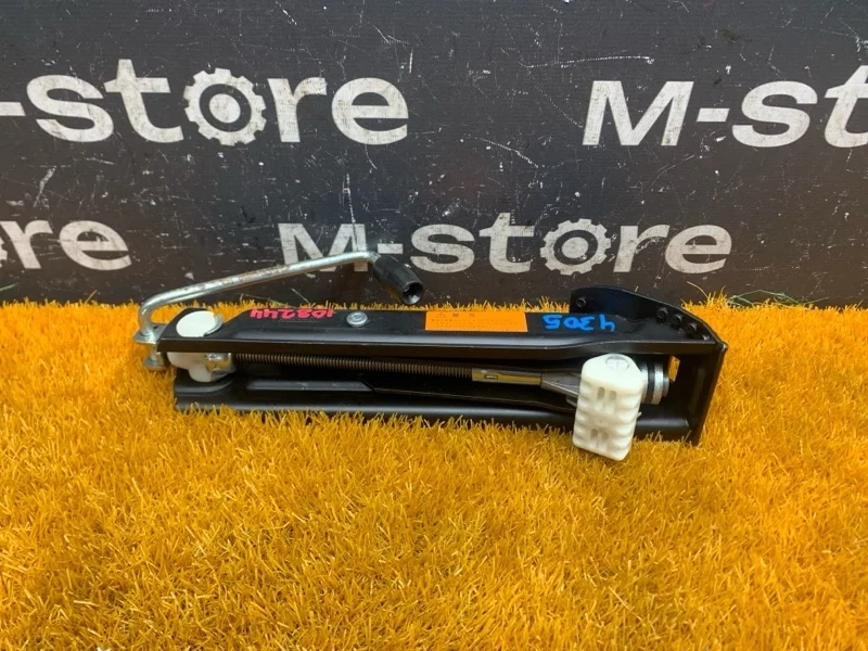 Домкрат Mercedes-Benz E-Class 2005 A2115830215 W211 272.943