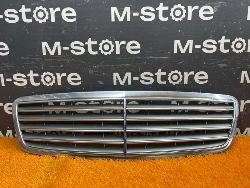 Решетка радиатора Mercedes-Benz C-Class 2001 A2038800183 W203 111.955