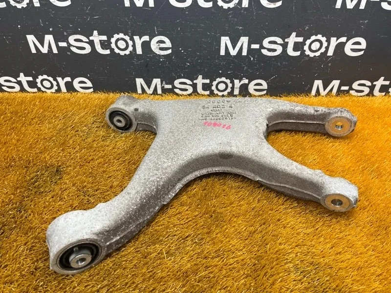 Рычаг подвески нижний Audi Q5 2009 8R0505312B 8R CAL, задний правый