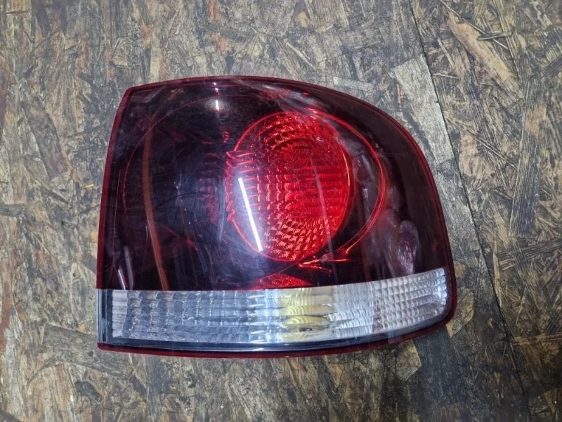 Фонарь Volkswagen Touareg 2008 7L7