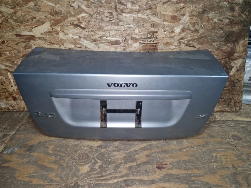 Крышка багажника Volvo s40 2010 MS