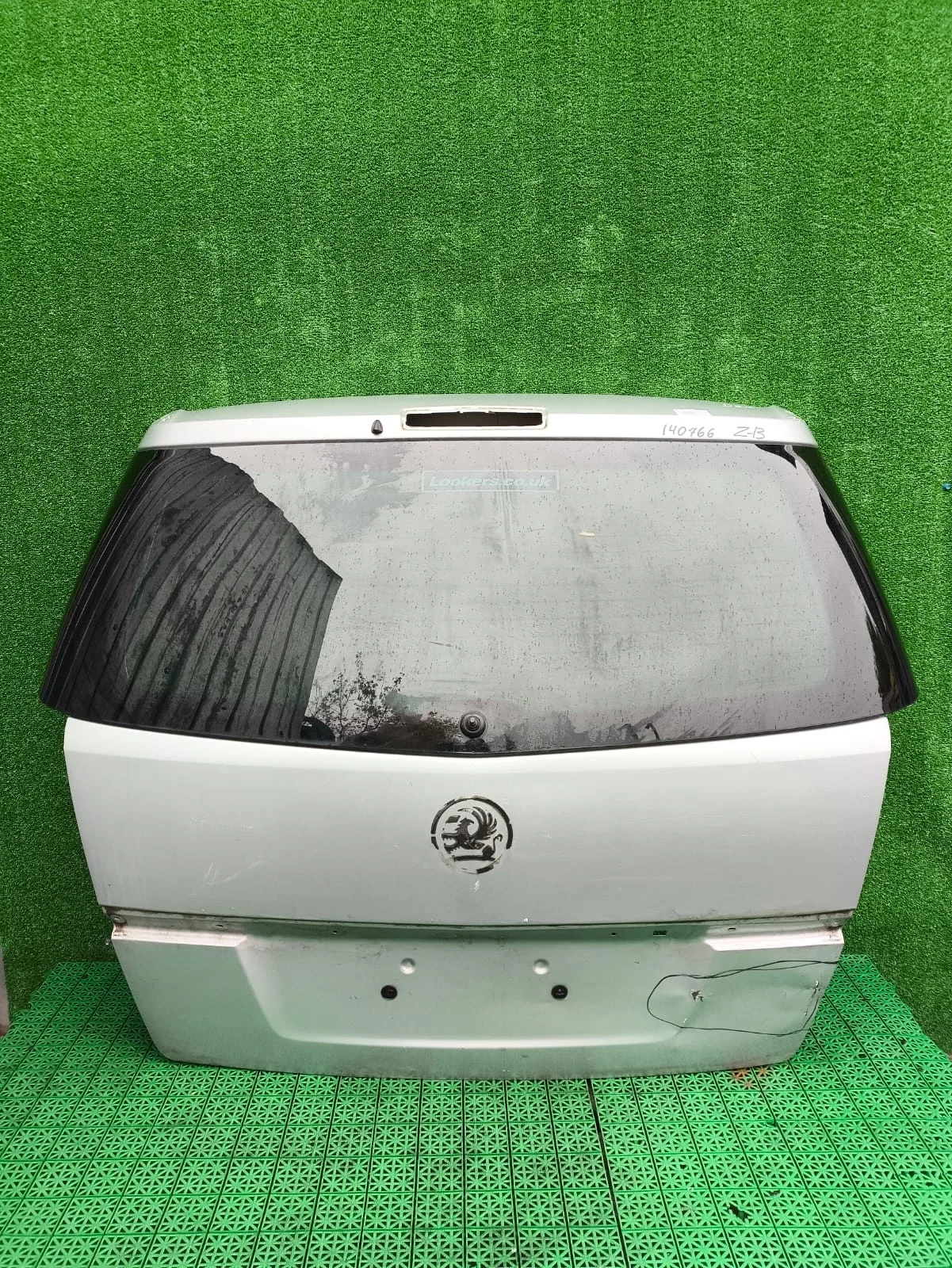 Крышка багажника OPEL ZAFIRA B 2005- серебро б/у ZAFIRA B(2005-2014)
