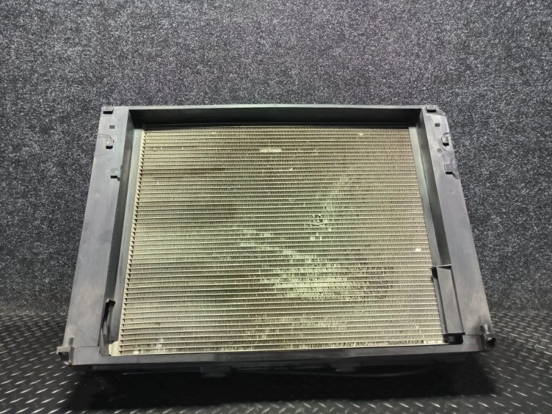 Кассета радиаторов в сборе с вентилятором Bmw 7 2012 17117570093 F01 N52B30AF