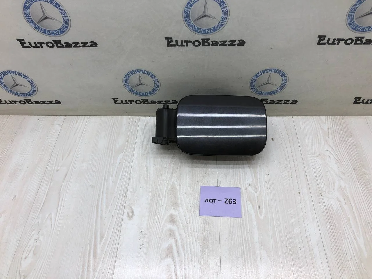 Лючок бензобака Mercedes W221