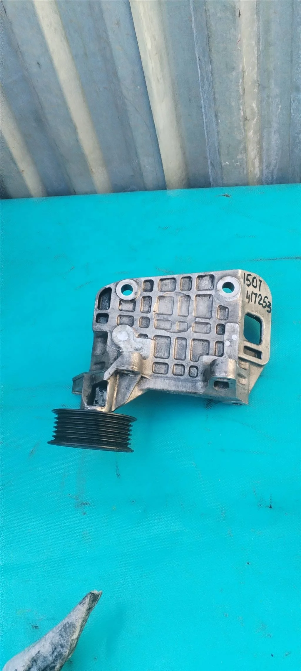 Кронштейн генератора VW Touareg NF (2011-2018)