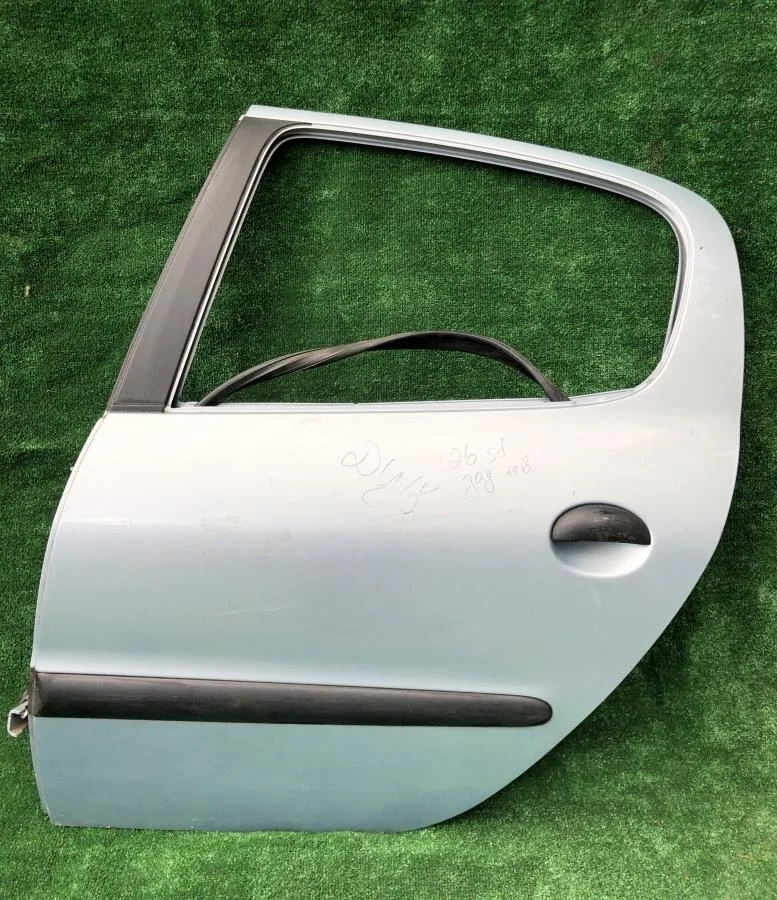 Дверь задняя левая