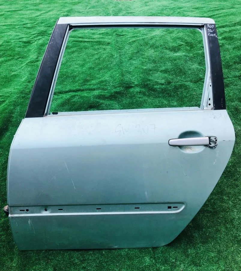 Дверь задняя левая