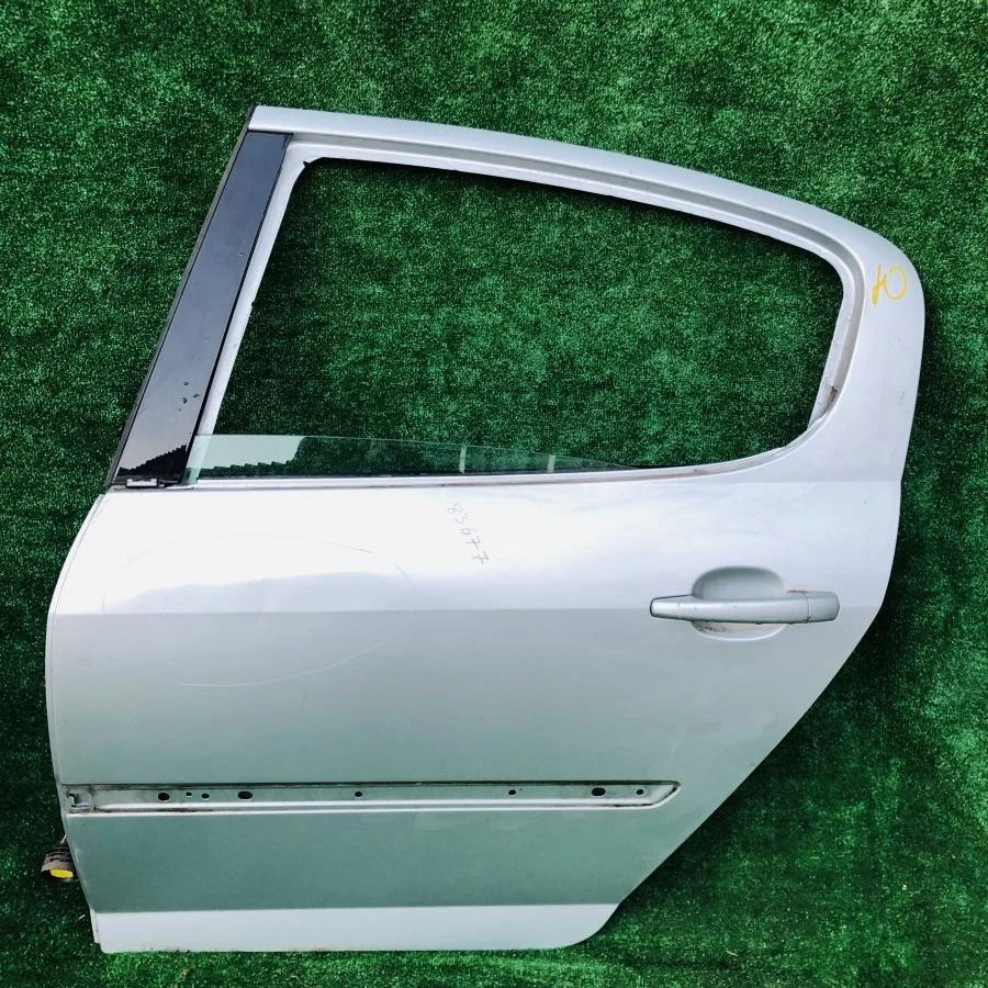 Дверь задняя левая