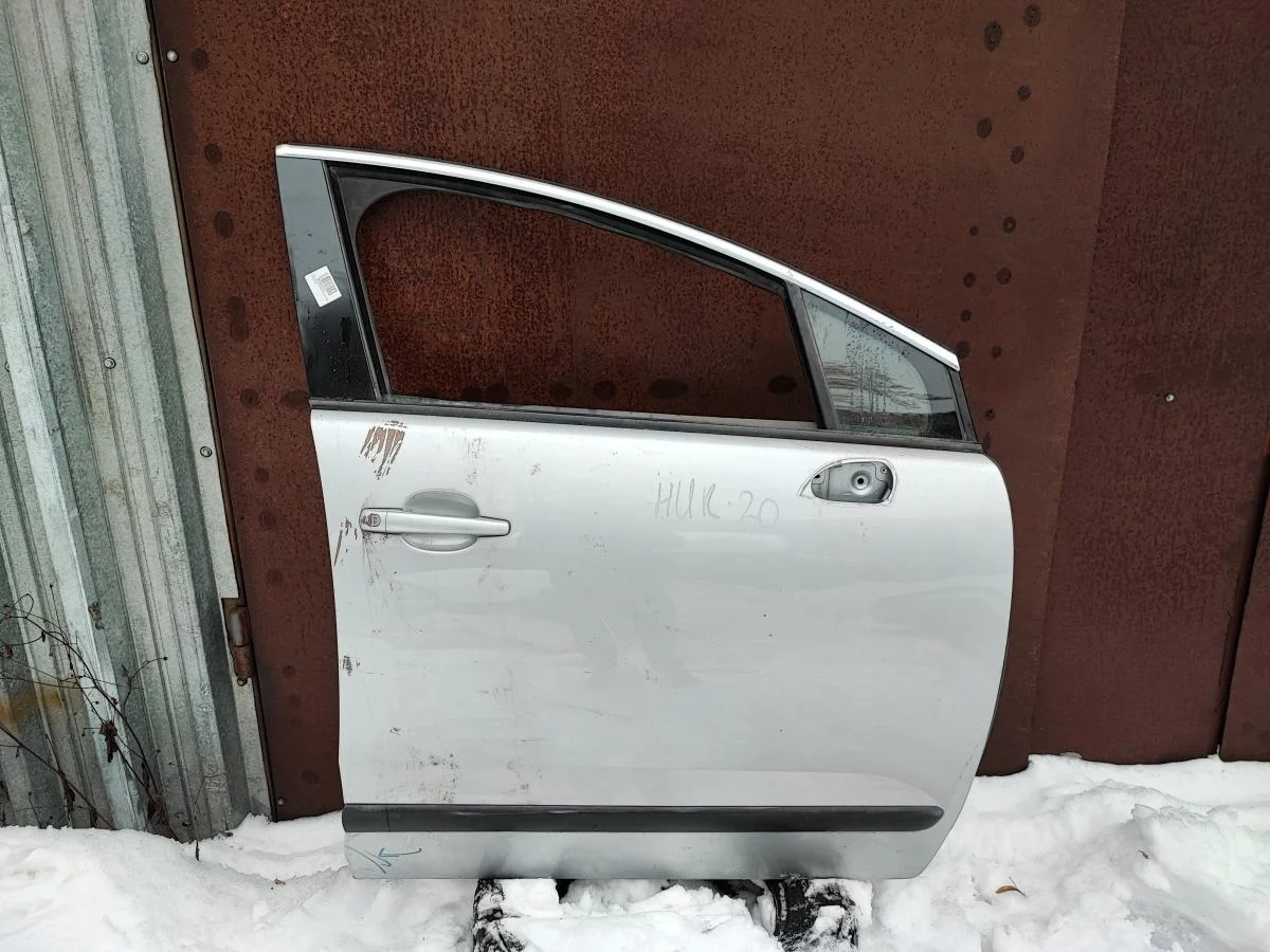 Дверь передняя правая