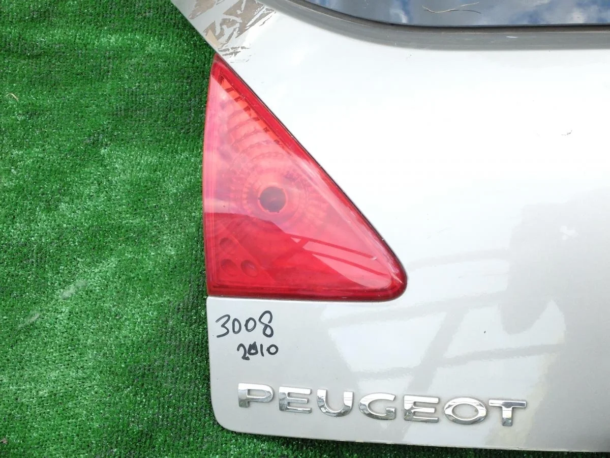 Фонарь габаритный задний левый