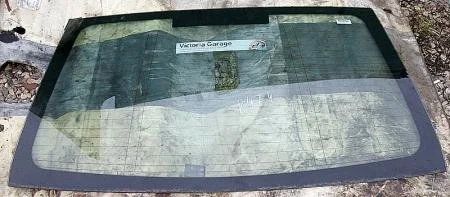 Стекло заднее