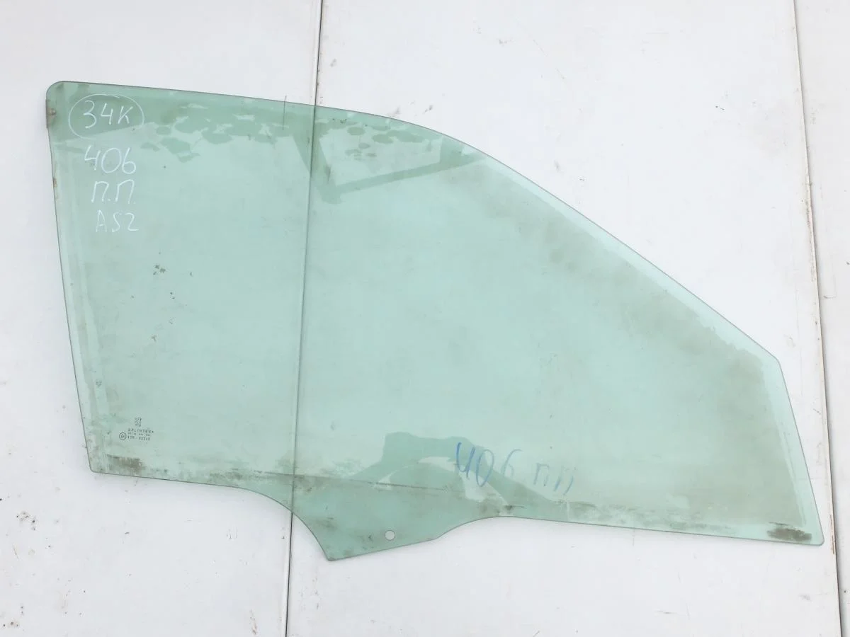 Стекло двери передней правой