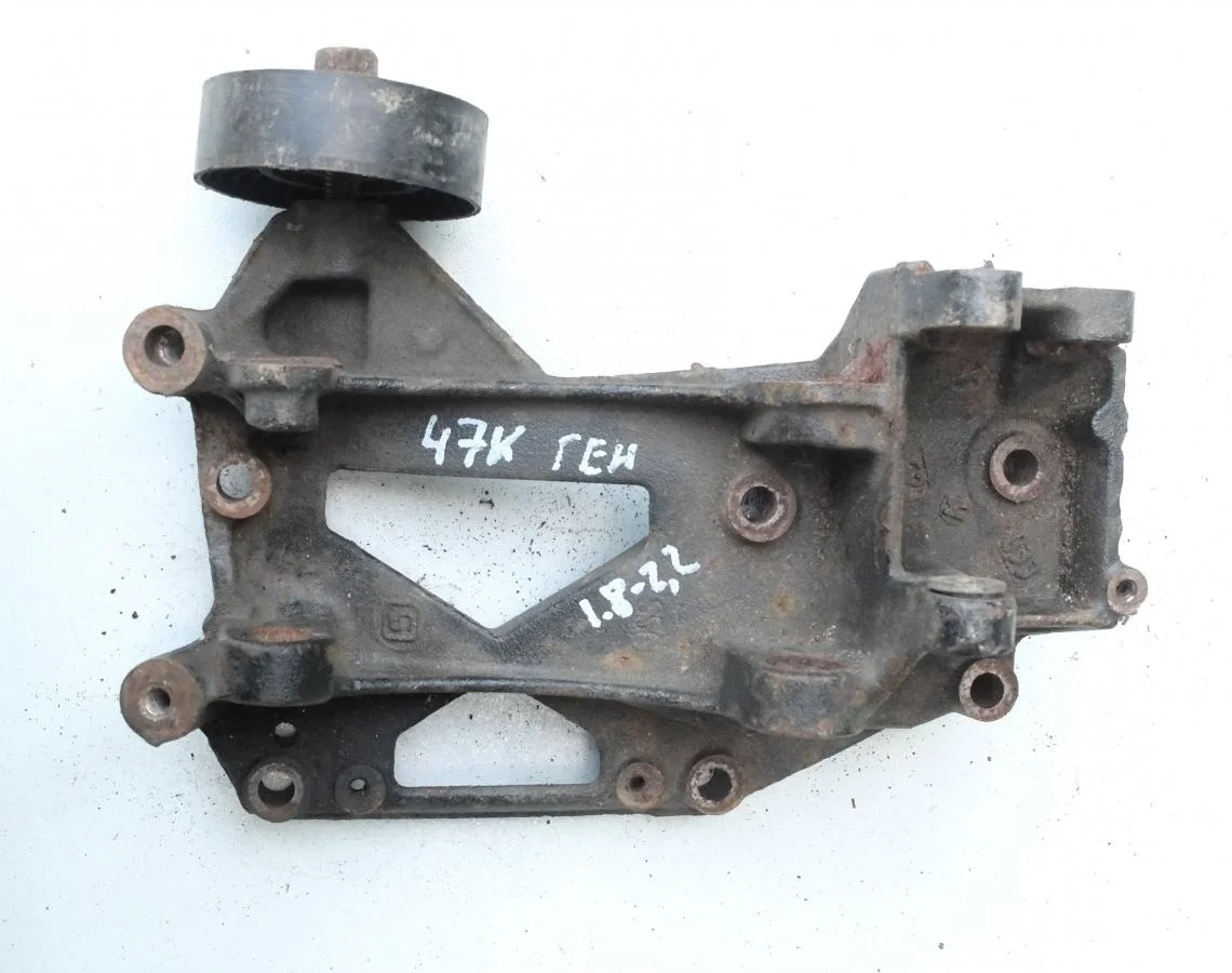 Кронштейн генератора