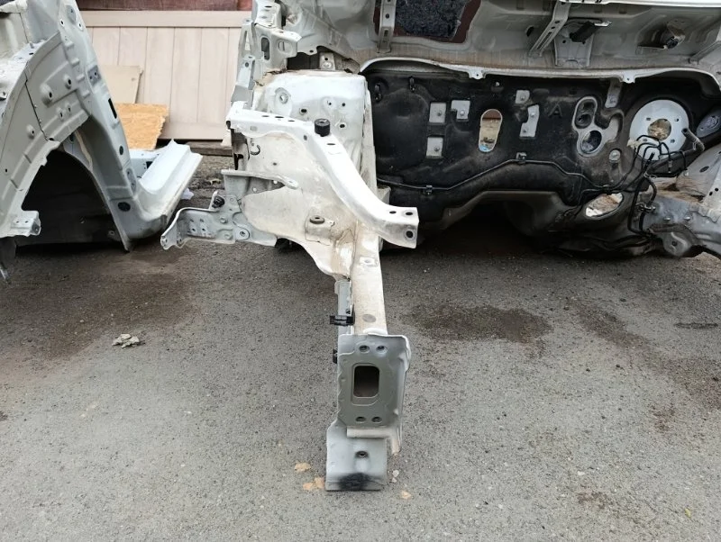 Лонжерон Toyota Verso 2016 537010F030 ZGR20 1.6 1ZR-FAE, передний правый