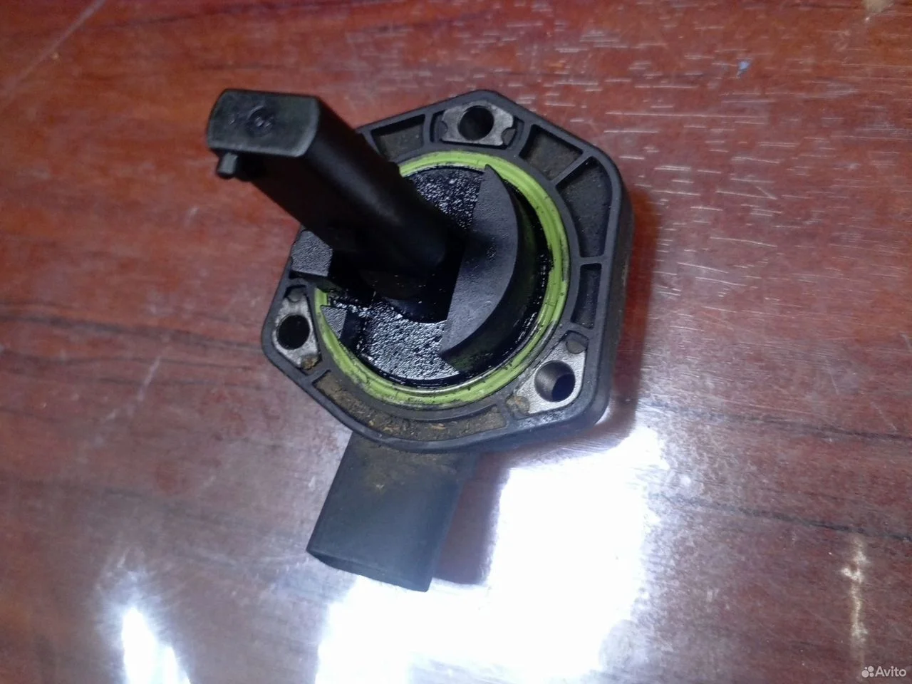 Датчик уровня масло vag 1j0907660a