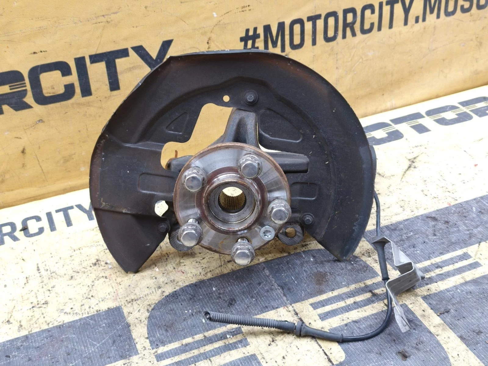 Кулак VOLVO XC60 2013