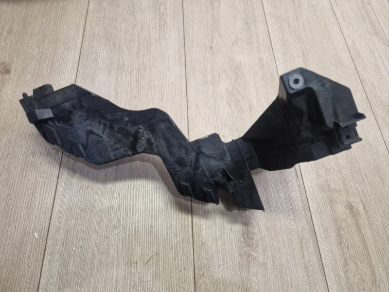 Кронштейн крепления фары Audi Q7 2020- 4M