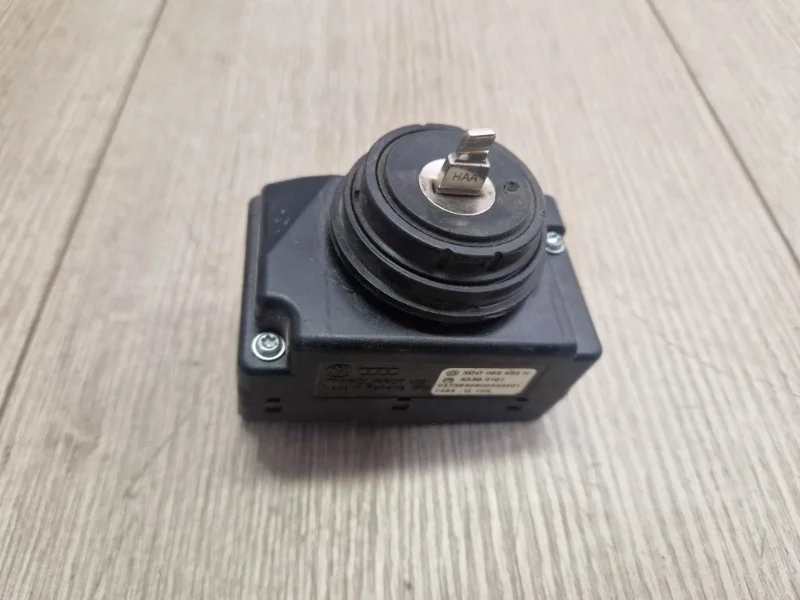 Замок зажигания с ключом VW Touareg GP 2007-2010 7L