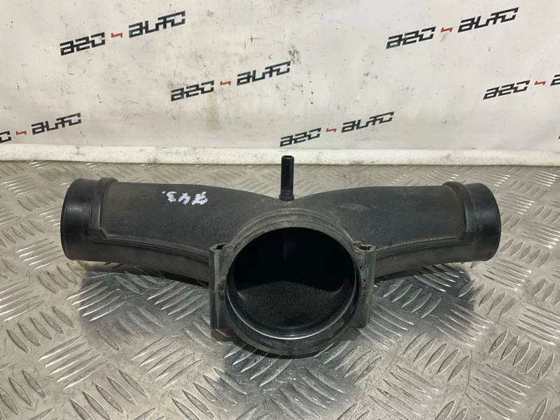 Патрубок воздушного фильтра Porsche Cayenne 2006 95511004600 955 M48.50