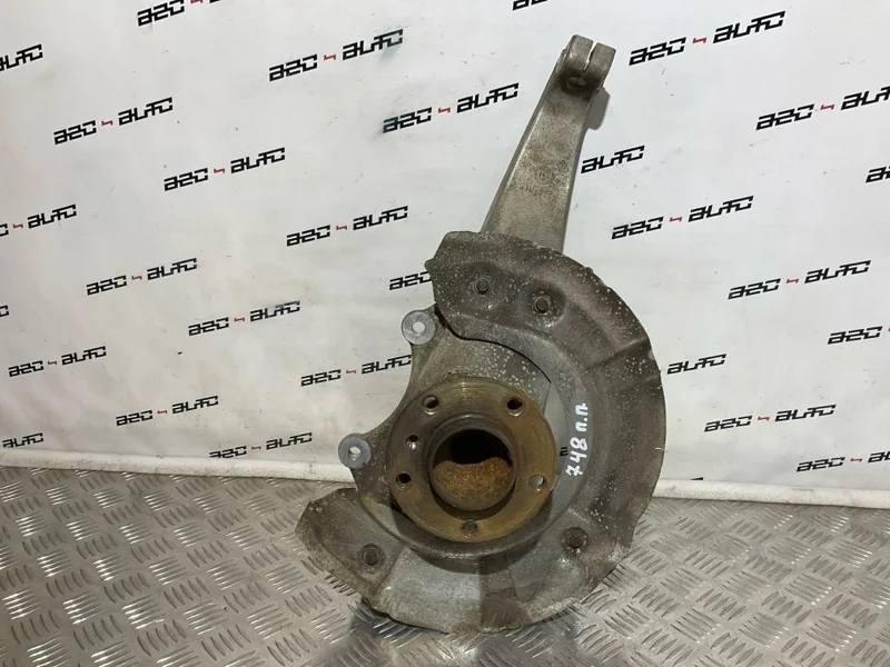 Кулак поворотный Bmw 5 2011 31216775770 F10 2.5, передний правый