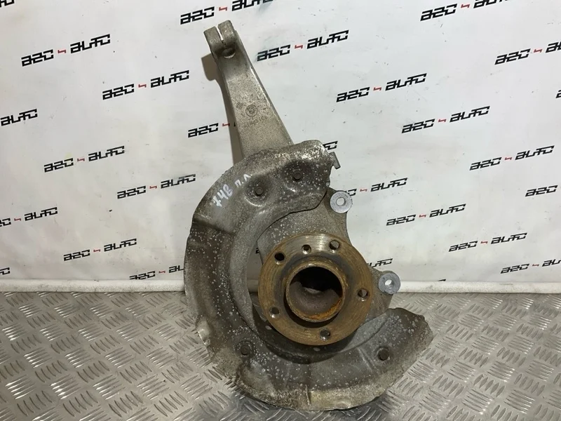 Кулак поворотный Bmw 5 2011 31216775769 F10 2.5, передний левый