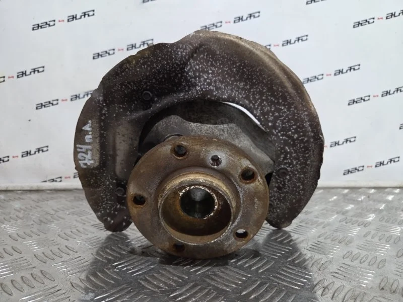 Кулак поворотный Bmw 3 2013 31216853819 F30 N20B20B, передний левый