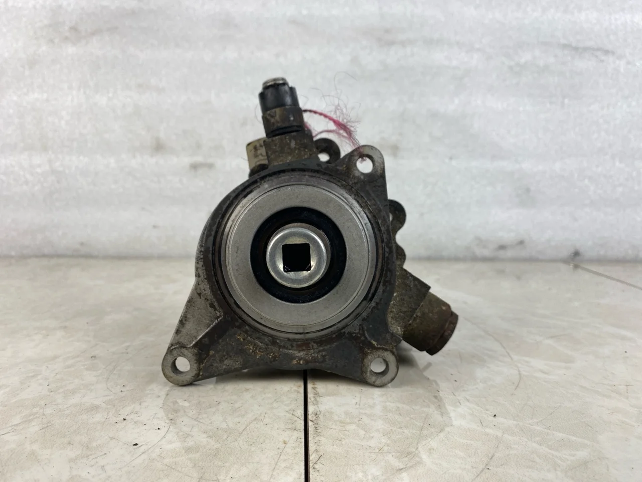 Вакуумный насос Nissan Pathfinder R51 2005-2009 14650EB30A 2.5 YD25