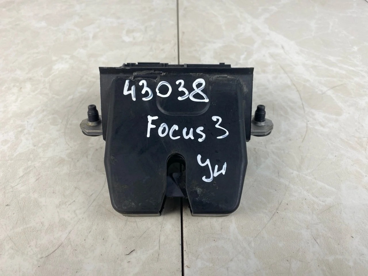 Замок крышки багажника Ford Focus 3 2011-2019 8M51R442A66DA