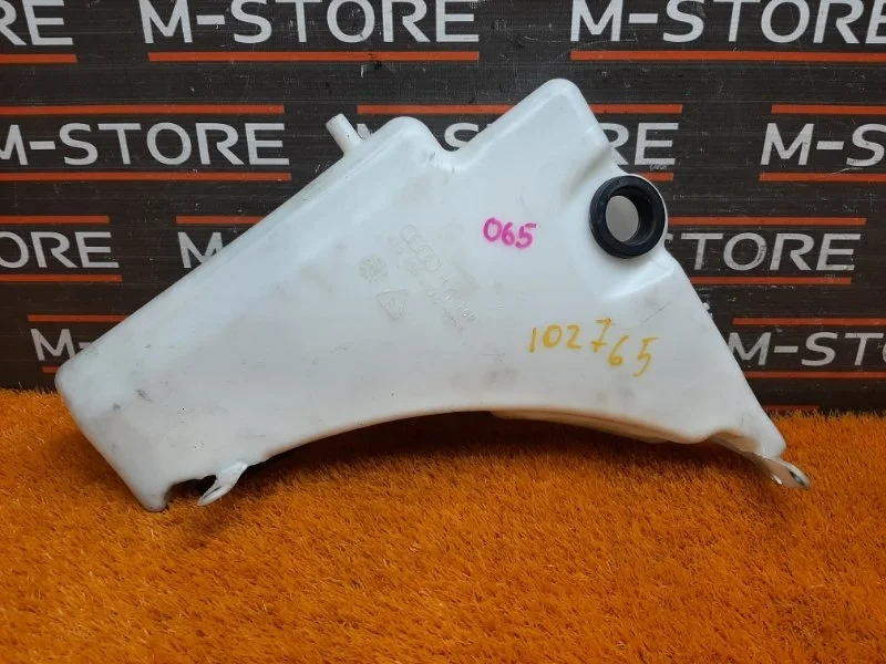 Бачок омывателя Audi A4 2009 8T0955453C B8/8K CDNC, правый