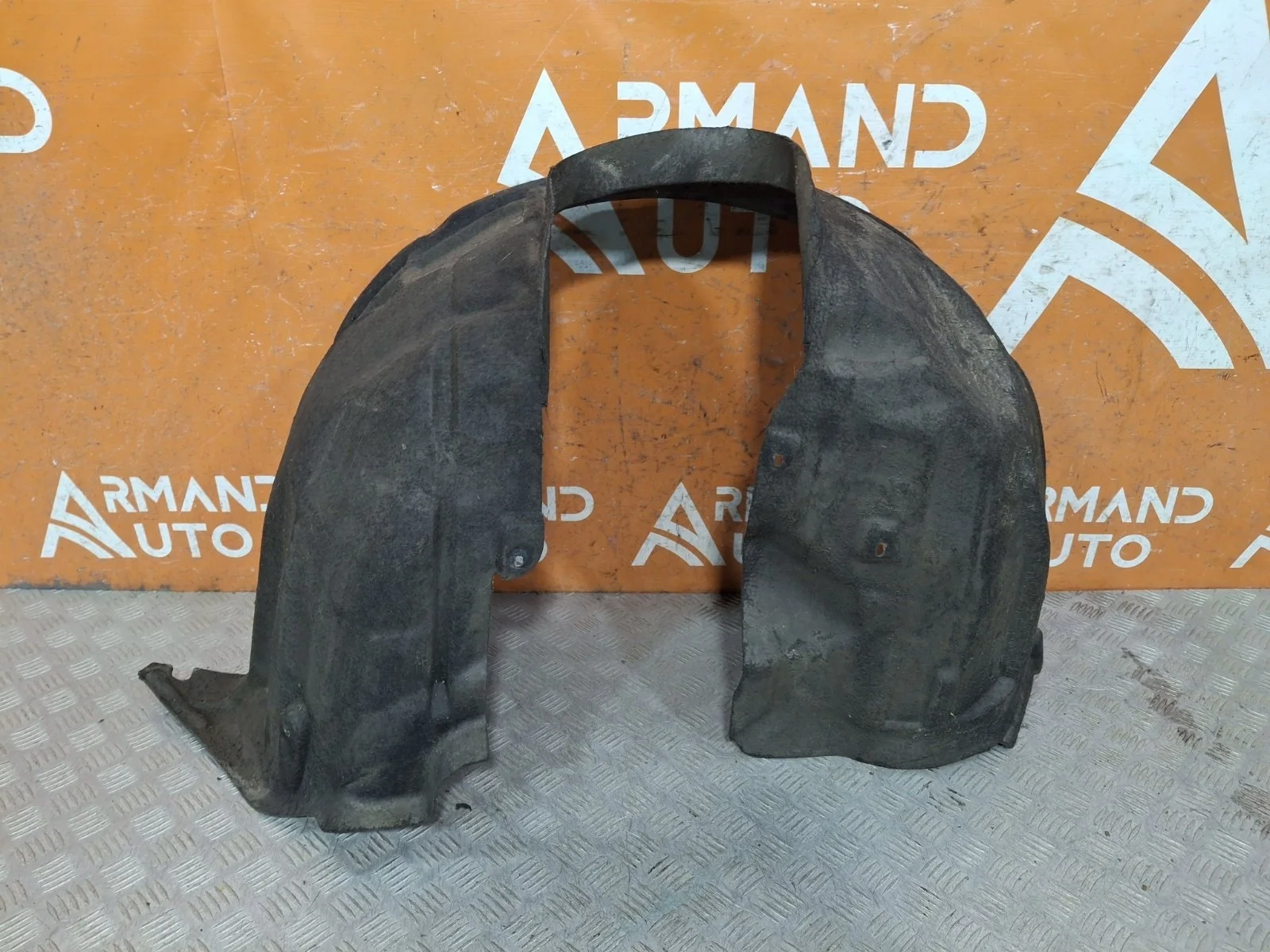 Подкрылок Volvo S60 2010-2018