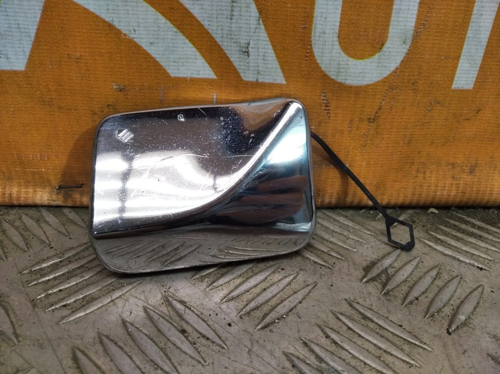 Заглушка буксировочного крюка Mercedes ML GLE-Class 2011-2015 W166