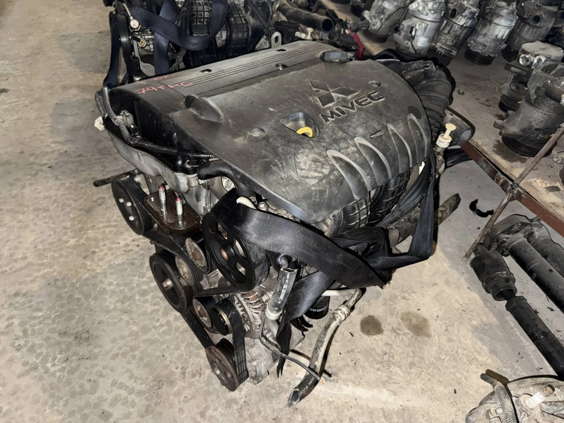 Двигатель Mitsubishi Outlander XL CW4W 4B11