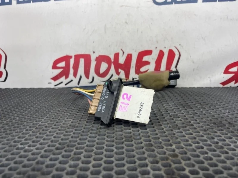 Реостат печки Nissan Note 2012 27150EY00A E12 HR12DE