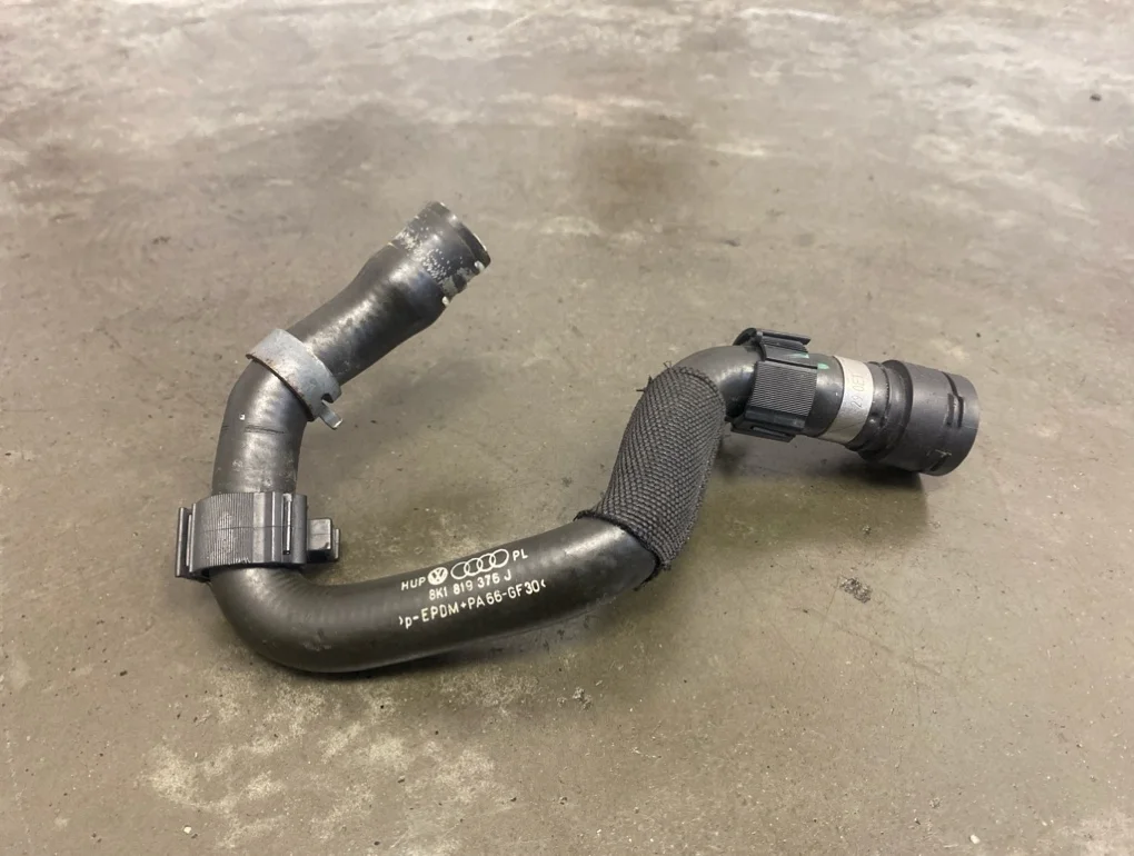 Патрубок системы охлаждения Audi A4 2010 B8