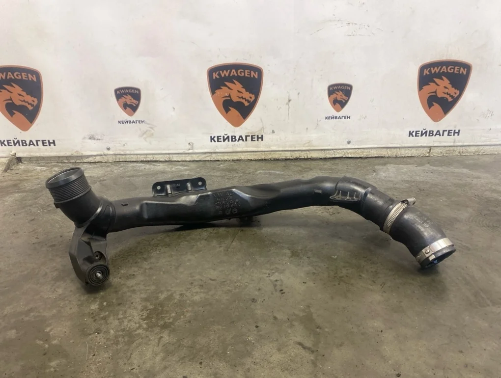 Патрубок интеркулера Volkswagen Passat 2008 B6