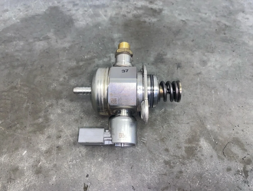 Топливный насос Volkswagen Tiguan 2009 5N