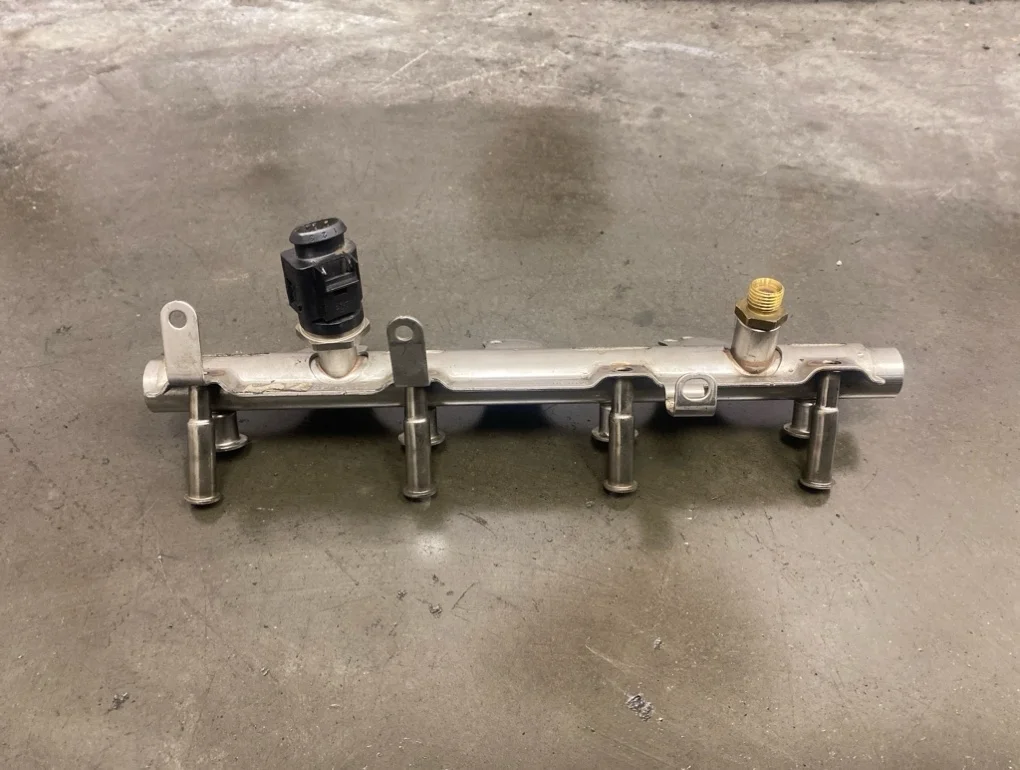 Топливная рейка Volkswagen Tiguan 2009 5N