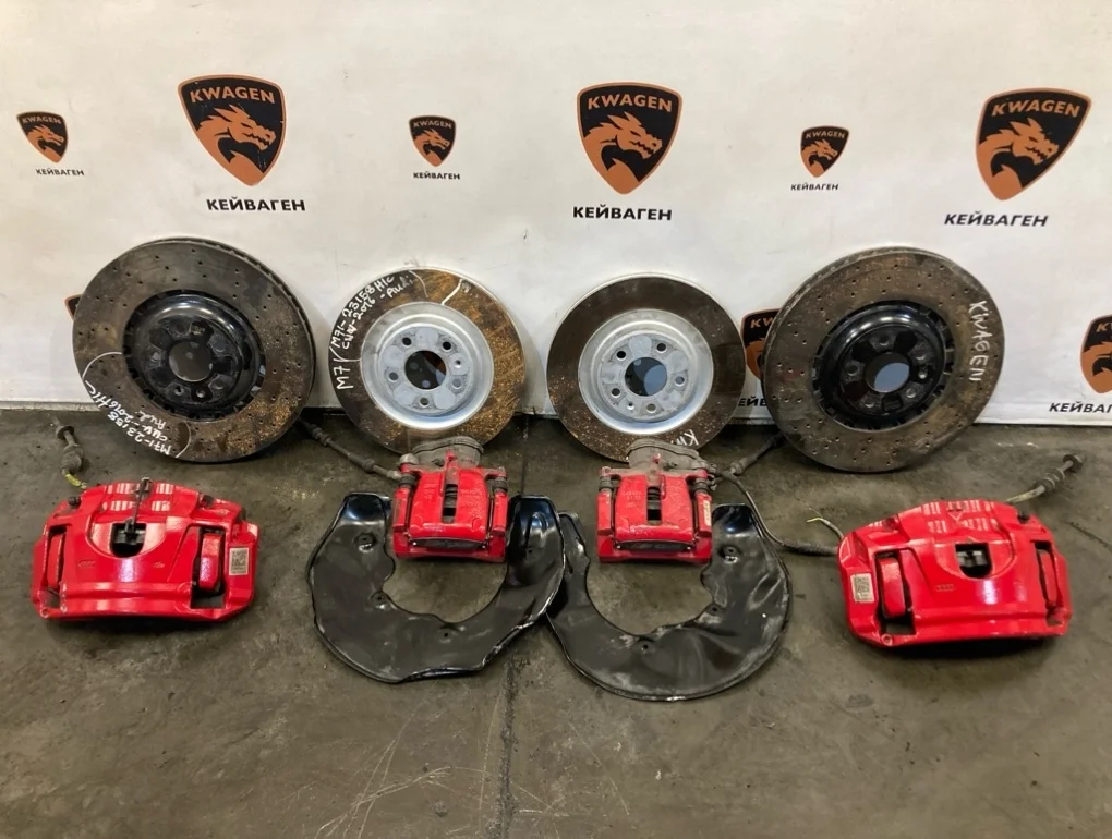 Суппорт тормозной комплект Audi SQ5 2016 8R