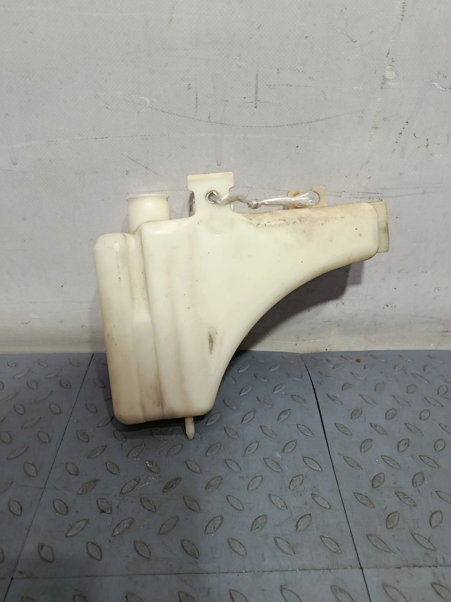 БАЧОК РАСШИРИТЕЛЬНЫЙ TOYOTA AVENSIS VERSO IPSUM NOAH PICNIC VOXY ACM21W ACM26W AZR60G AZR65G ZRR70G ZRR70W ZRR75G ZRR75W 1647028070