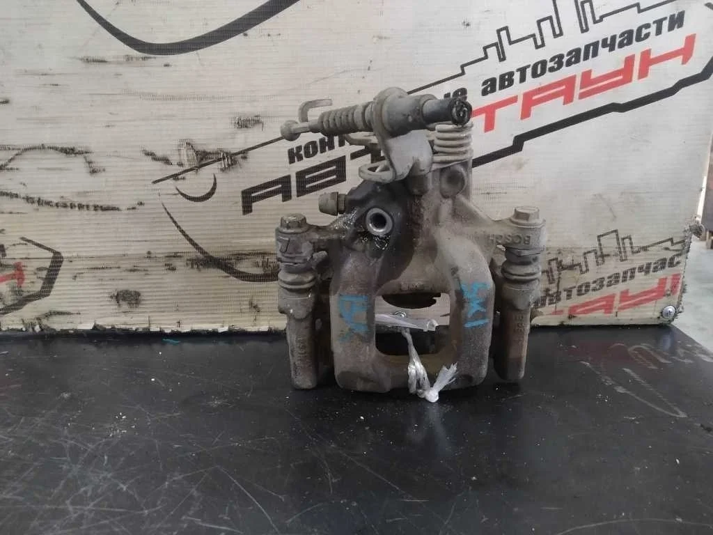 СУППОРТ В СБОРЕ AUDI VOLKSWAGEN SEAT SKODA ... OCTAVIA PASSAT SCIROCCO SUPERB TOURAN YETI ... 8PA AJ5 AV2 AV3 B7 MK6 ЗАДНИЙ ПРАВЫЙ 2WD 4WD 272 ММ 5K0615424