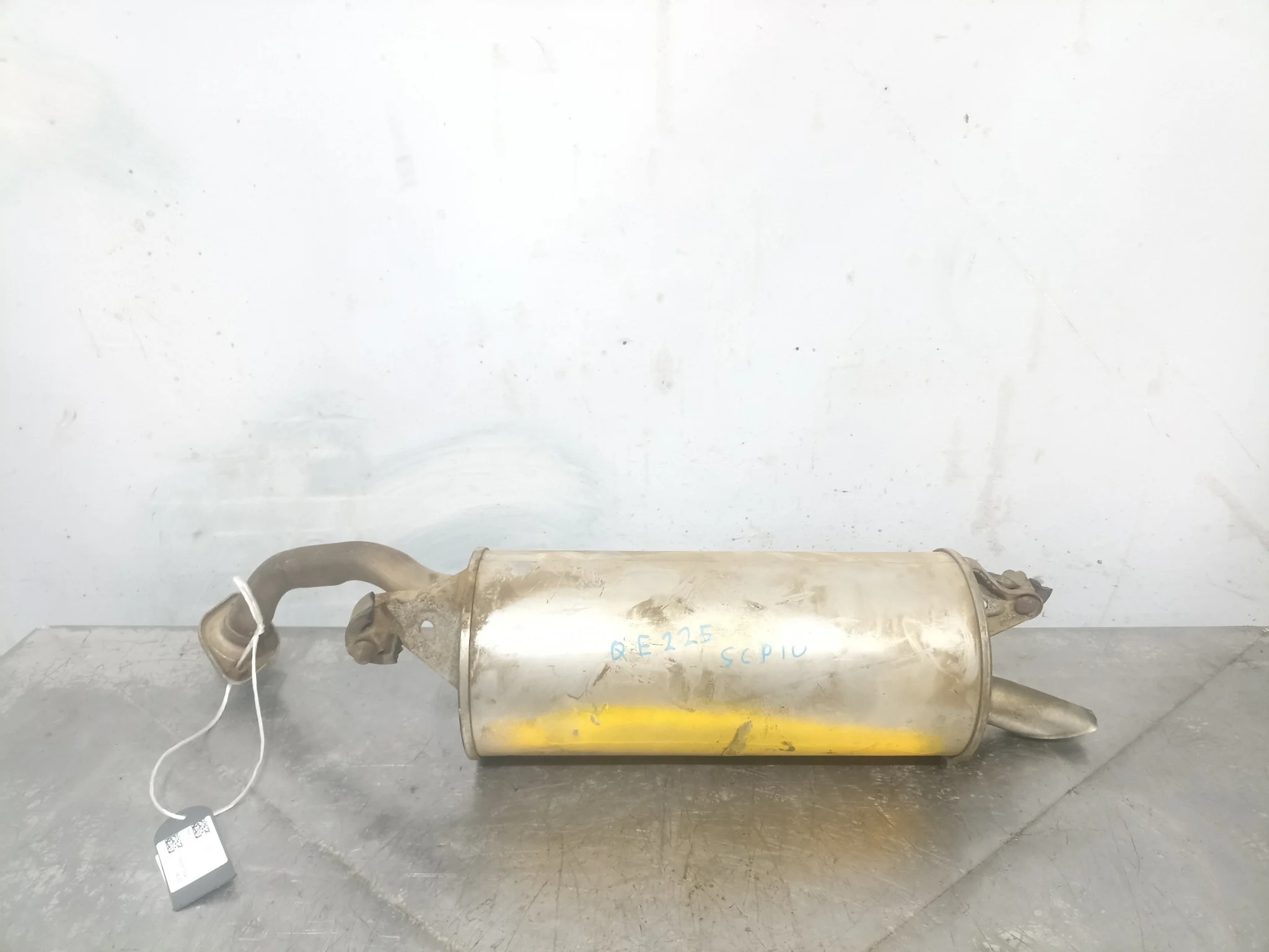 ГЛУШИТЕЛЬ TOYOTA VITZ YARIS SCP10 1SZ-FE БАНКА 2WD 1743023030 QE225