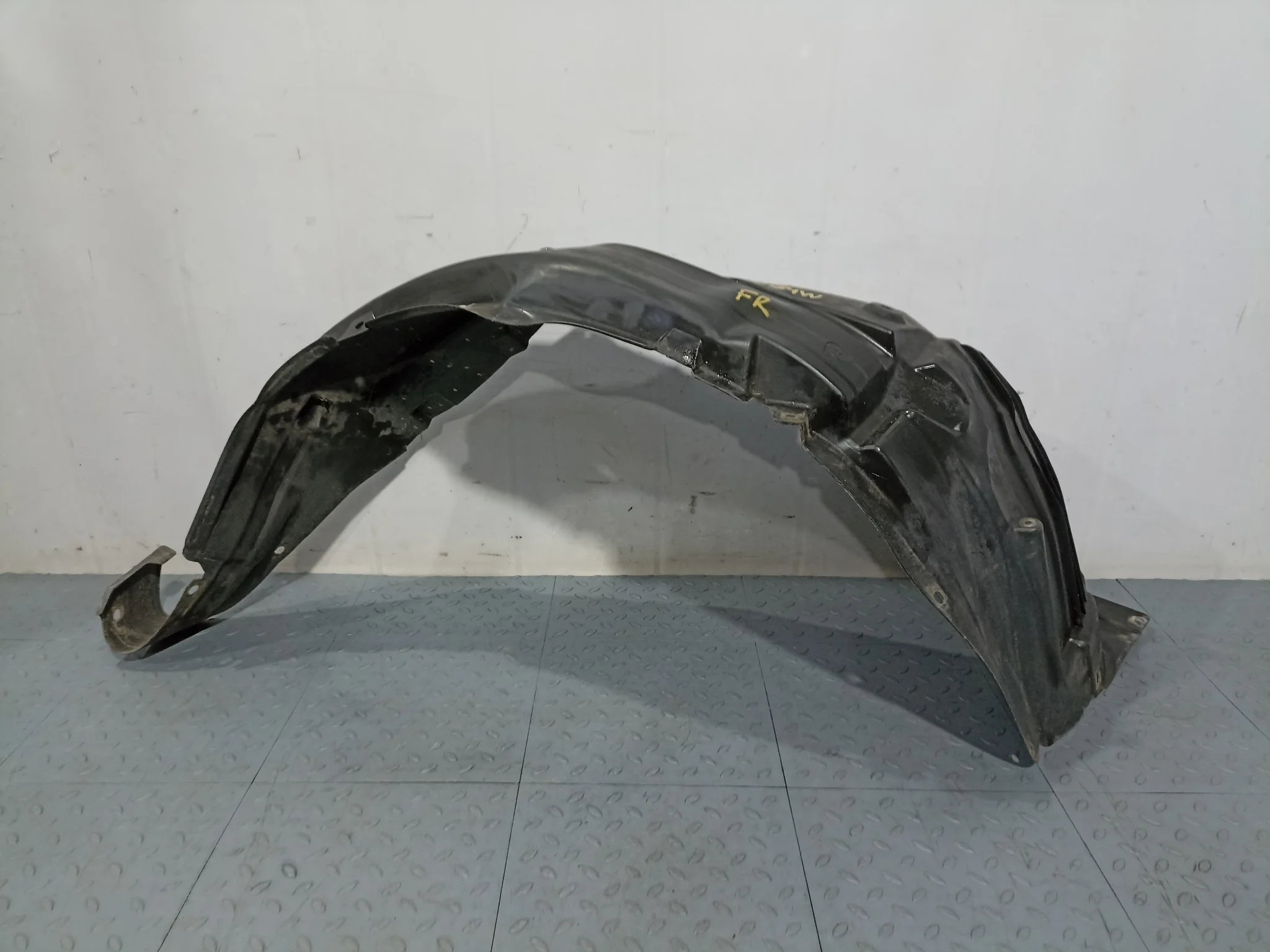 ПОДКРЫЛОК SUZUKI ESCUDO GRAND VITARA TA74W TD54W TD94W TDA4W TDB4W ПЕРЕДНИЙ ПРАВЫЙ 7248165J00