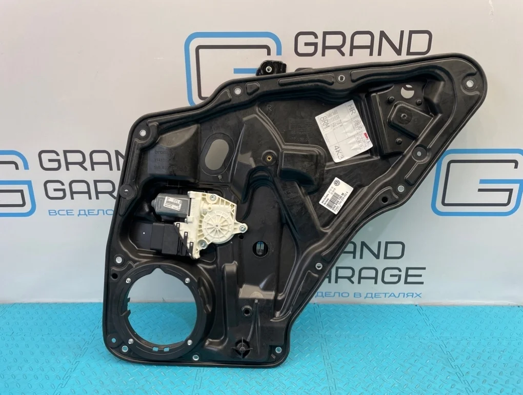 Стеклоподъемник Volkswagen Tiguan 2010 5N0839730M 5N1 CCZC 2.0, задний правый