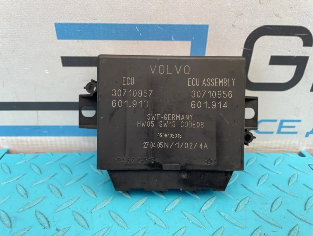 Блок парктроника Volvo Xc90 2005 30710957 C B5254T2 2.5