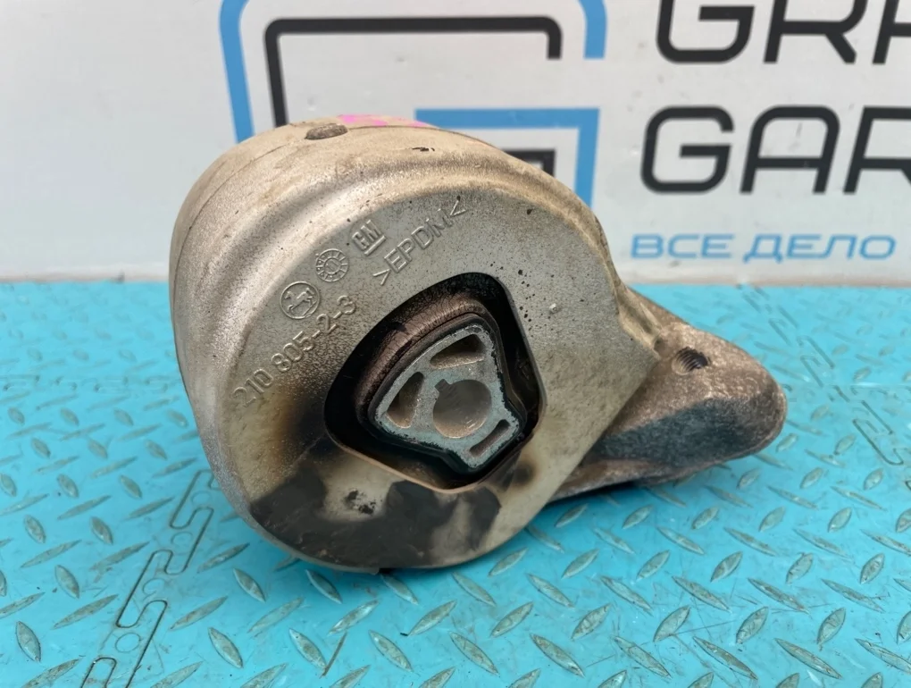 Кронштейн Cadillac Srx Ii 2011 13228306 GMT267 LF1 3.0, задний