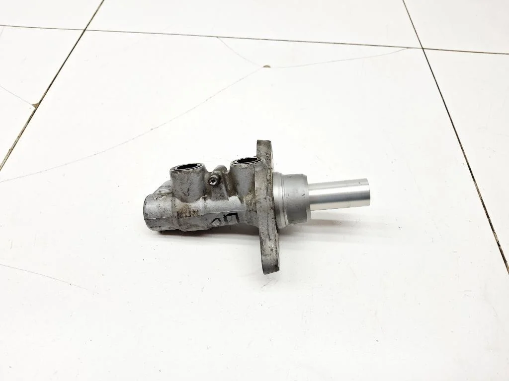 Цилиндр тормозной главный Mitsubishi Lancer 10 2008 CY