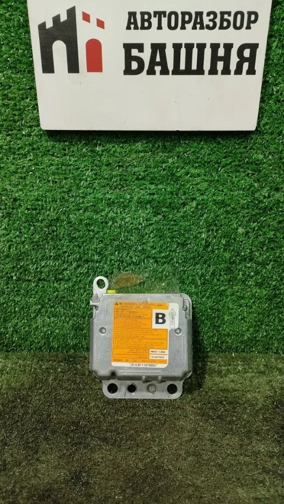 Блок управления SRS Nissan Patrol 2011 K88201LB1A Y62 VK56VD