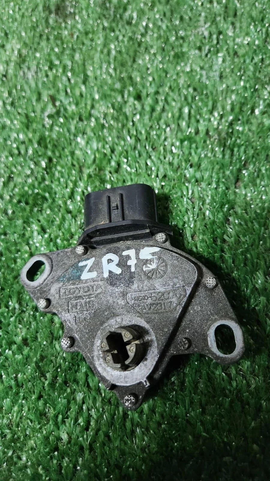 Б.у. датчик положения селектора кпп TOYOTA NOAH ZRR70 TOYOTA NOAH ZRR70