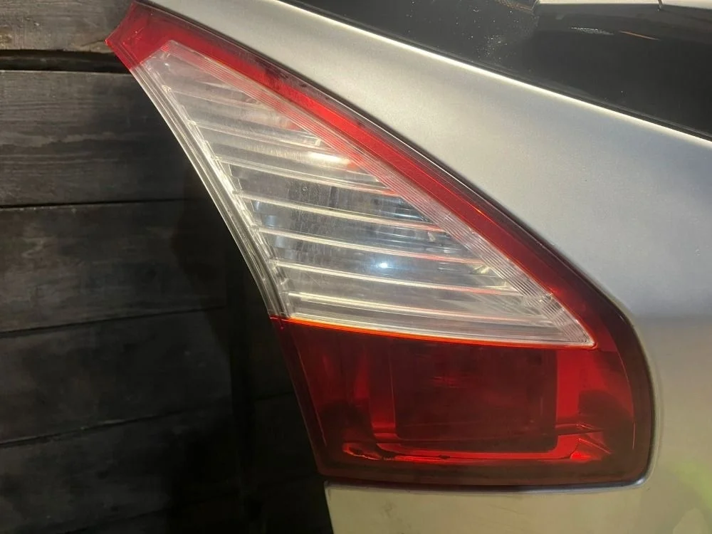 Фонарь задний левый Renault Megane III